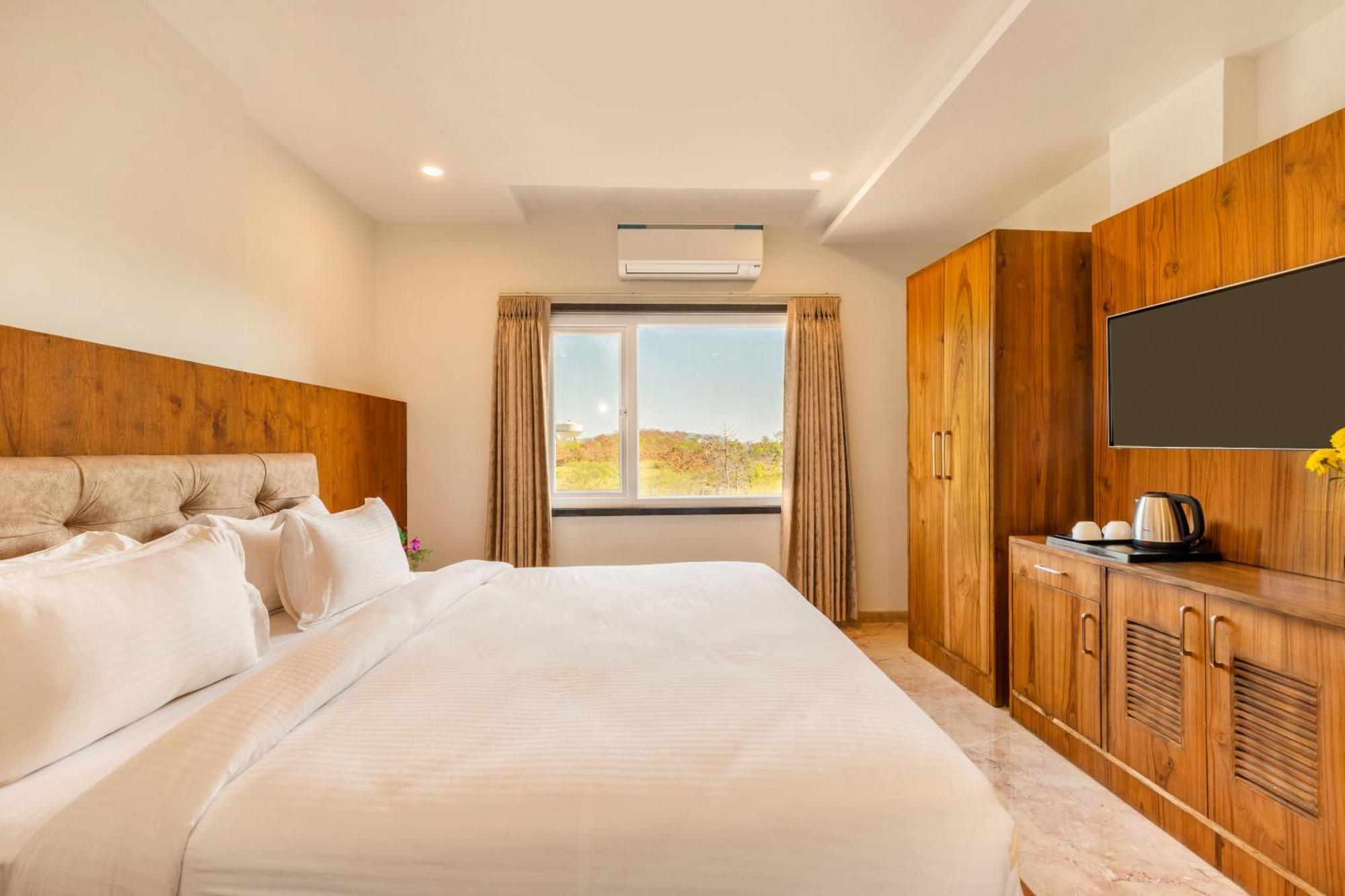 Seasons Sajjangarh Hotel Udaipur Ngoại thất bức ảnh